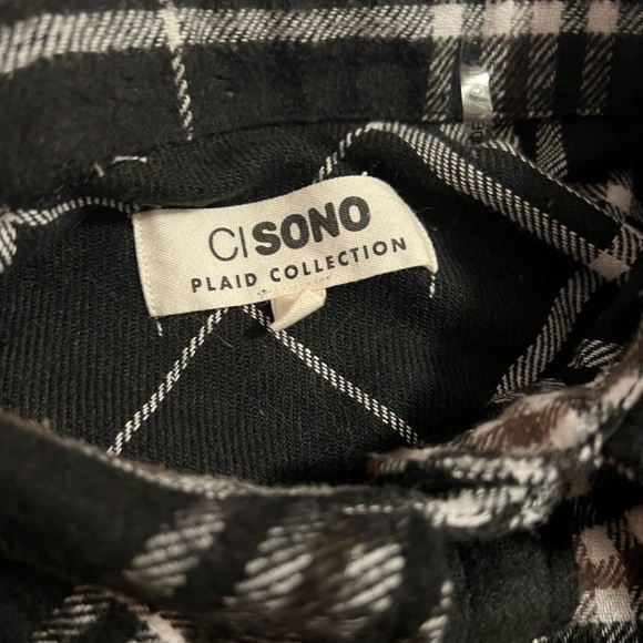 Cisono plaid button up - Picture 4 of 4